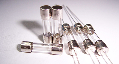 保險絲使用什么設備進行檢測？