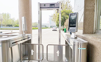 測(cè)溫門(mén)廠家揭秘測(cè)溫門(mén)對(duì)身體有影響嗎？